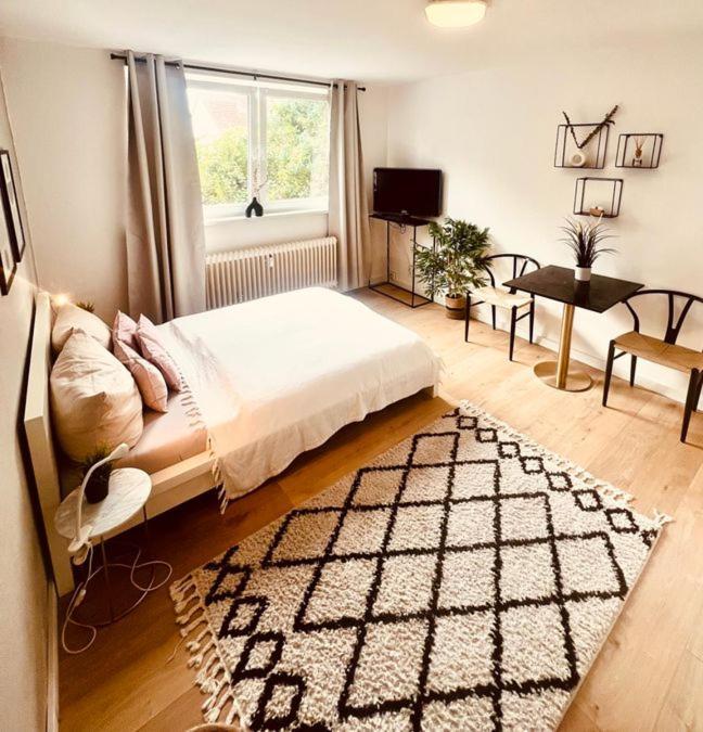 Ferienwohnung An Der Uniklinik Mit Eigener Kueche Und Renoviertem Badezimmer Хомбург Экстерьер фото