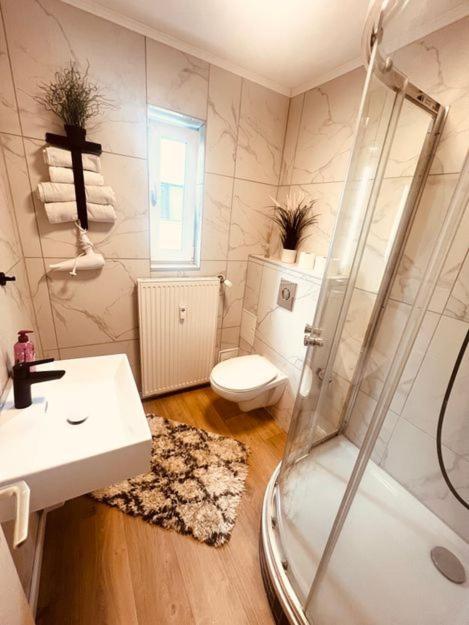 Ferienwohnung An Der Uniklinik Mit Eigener Kueche Und Renoviertem Badezimmer Хомбург Экстерьер фото